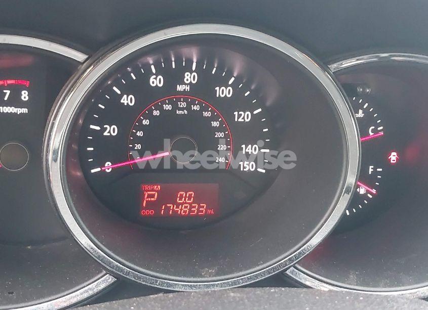 Photo 7 of 2011 Kia Sorento LX V6 (VIN 5XYKTDA21BG072068)