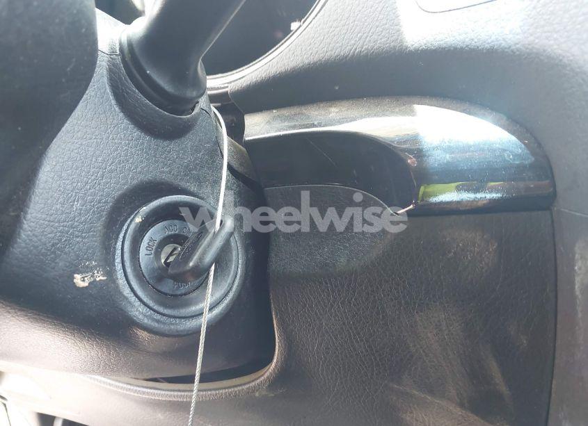 Photo 11 of 2011 Kia Sorento LX V6 (VIN 5XYKTDA21BG127070)