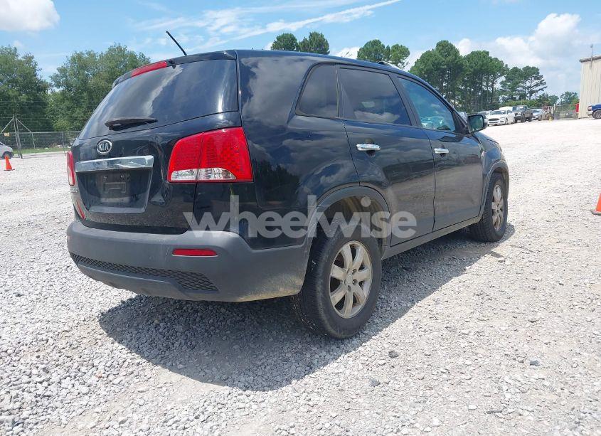 Photo 4 of 2011 Kia Sorento LX V6 (VIN 5XYKTDA21BG127070)