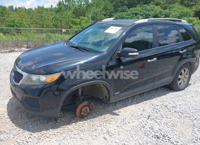 Photo 6 of 2011 Kia Sorento LX V6 (VIN 5XYKTDA21BG127070)