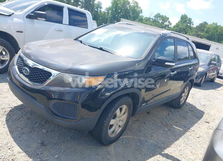 Photo 2 of 2011 Kia Sorento LX V6 (VIN 5XYKTDA21BG159792)