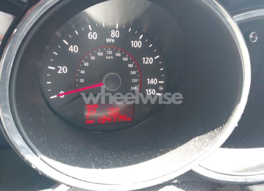 Photo 7 of 2011 Kia Sorento LX V6 (VIN 5XYKTDA21BG159792)