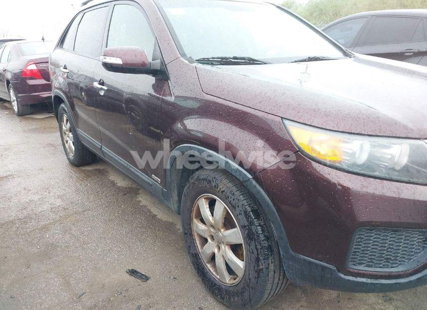 Photo 6 of 2013 Kia Sorento LX V6 (VIN 5XYKTDA21DG348056)