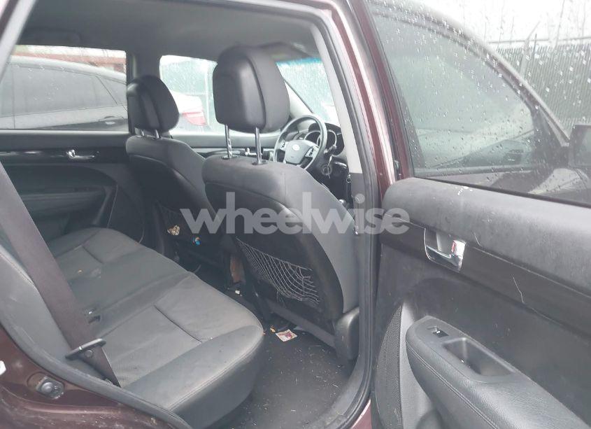 Photo 8 of 2013 Kia Sorento LX V6 (VIN 5XYKTDA21DG348056)