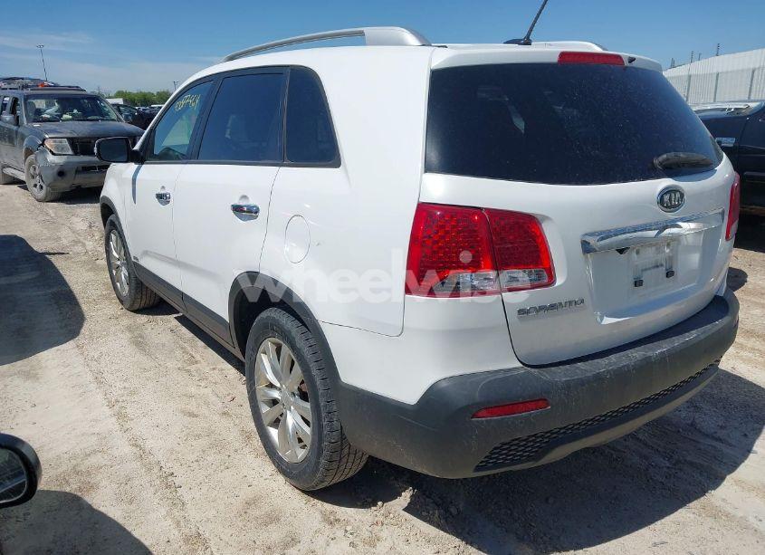 Photo 3 of 2011 Kia Sorento LX V6 (VIN 5XYKTDA22BG078283)