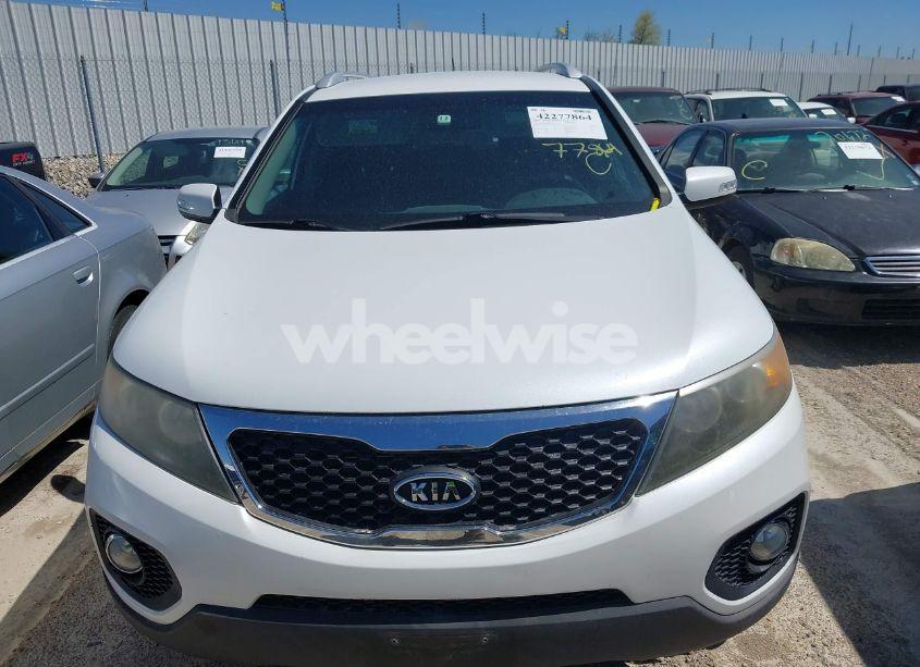 Photo 6 of 2011 Kia Sorento LX V6 (VIN 5XYKTDA22BG078283)