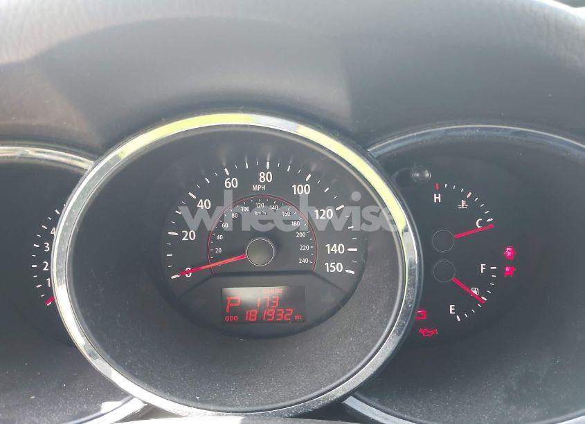 Photo 7 of 2011 Kia Sorento LX V6 (VIN 5XYKTDA22BG078283)