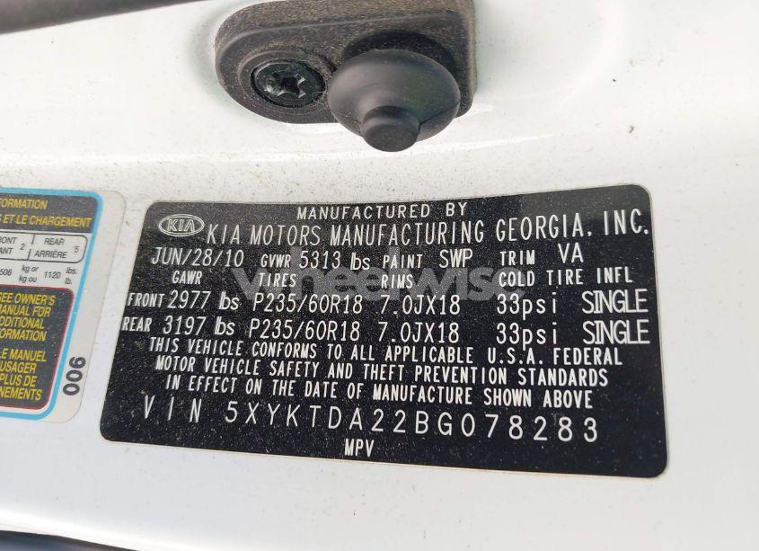 Photo 9 of 2011 Kia Sorento LX V6 (VIN 5XYKTDA22BG078283)