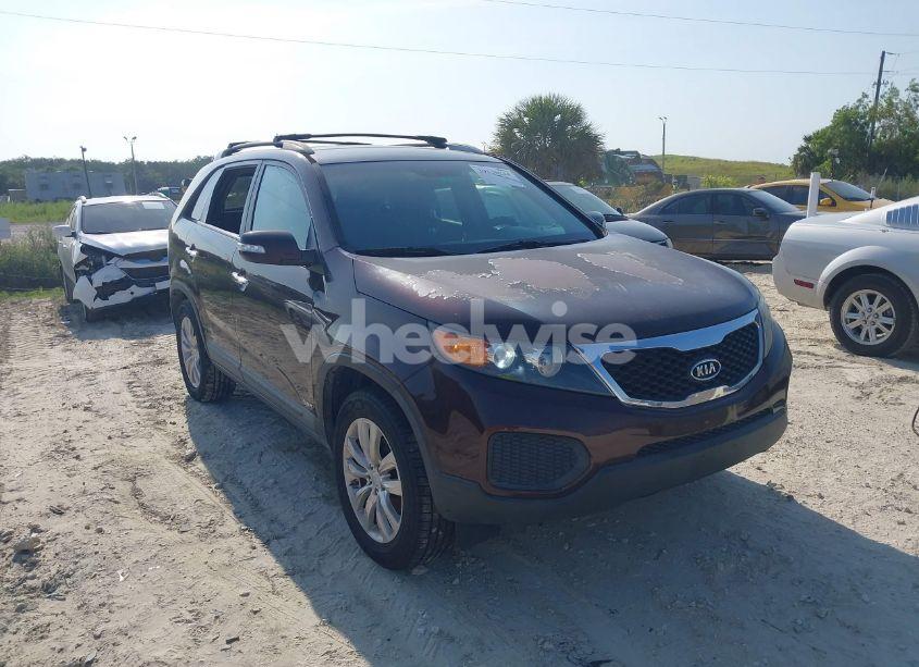 2011 Kia Sorento LX V6 (VIN 5XYKTDA22BG080583) main photo