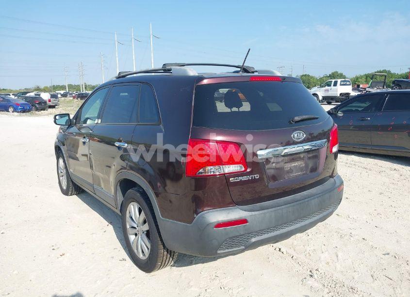 Photo 3 of 2011 Kia Sorento LX V6 (VIN 5XYKTDA22BG080583)