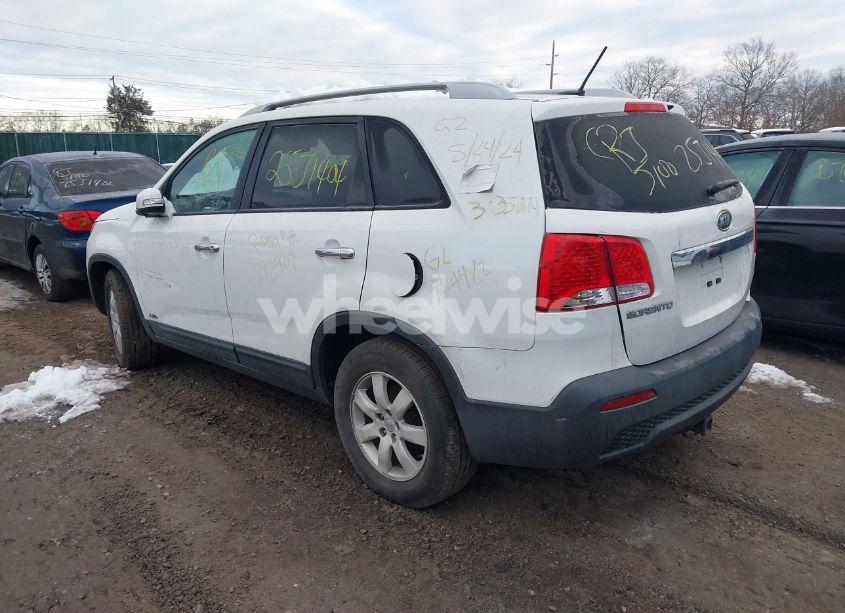 Photo 3 of 2011 Kia Sorento LX V6 (VIN 5XYKTDA22BG110567)