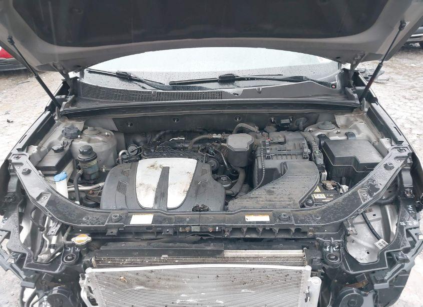 Photo 10 of 2011 Kia Sorento LX V6 (VIN 5XYKTDA22BG115252)