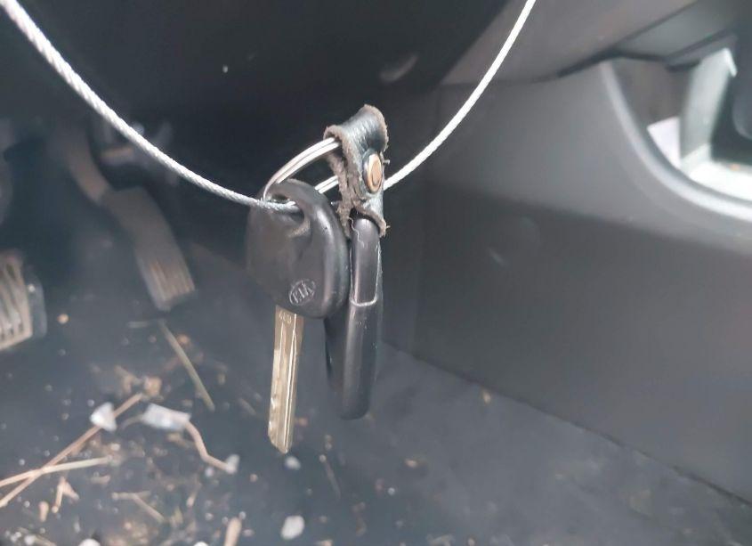 Photo 11 of 2011 Kia Sorento LX V6 (VIN 5XYKTDA22BG115252)