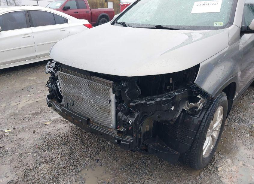 Photo 6 of 2011 Kia Sorento LX V6 (VIN 5XYKTDA22BG115252)