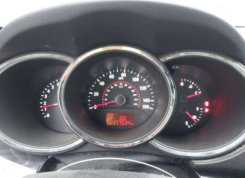 Photo 7 of 2011 Kia Sorento LX V6 (VIN 5XYKTDA22BG115252)