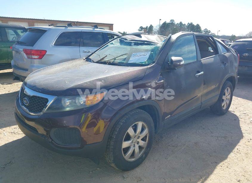 Photo 2 of 2012 Kia Sorento LX V6 (VIN 5XYKTDA22CG267971)