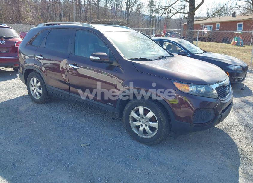 2012 Kia Sorento LX V6 (VIN 5XYKTDA22CG286925) main photo
