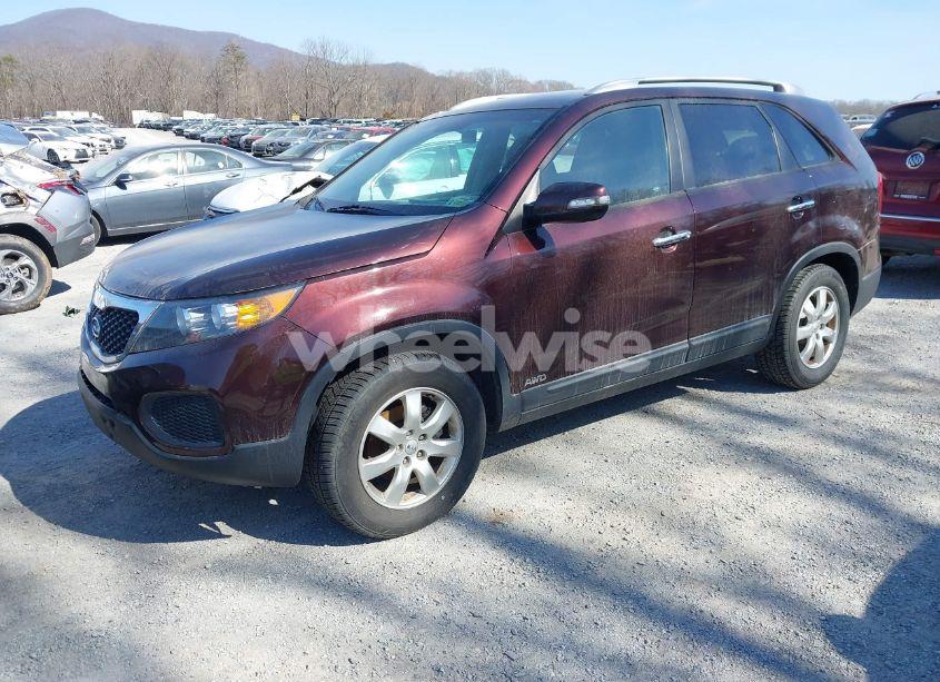 Photo 2 of 2012 Kia Sorento LX V6 (VIN 5XYKTDA22CG286925)