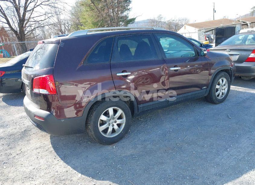 Photo 4 of 2012 Kia Sorento LX V6 (VIN 5XYKTDA22CG286925)