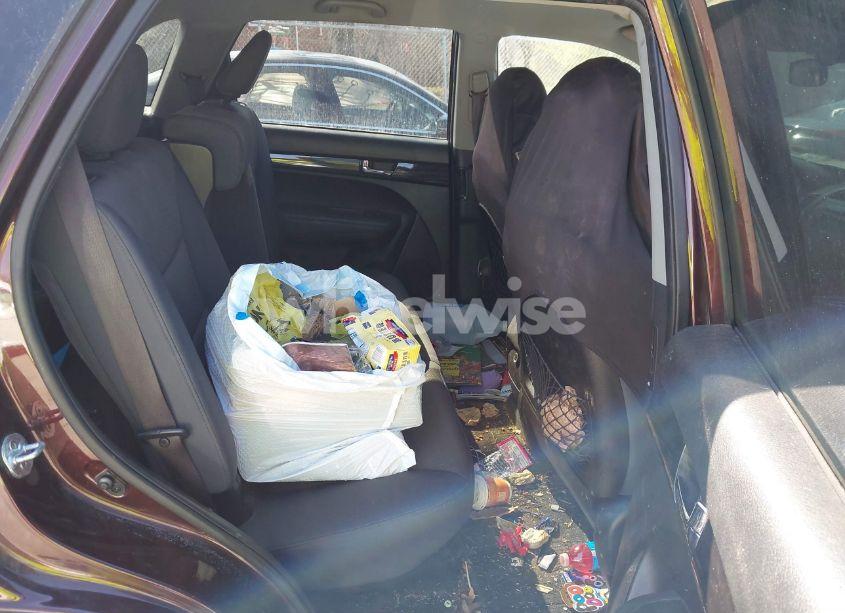 Photo 8 of 2012 Kia Sorento LX V6 (VIN 5XYKTDA22CG286925)