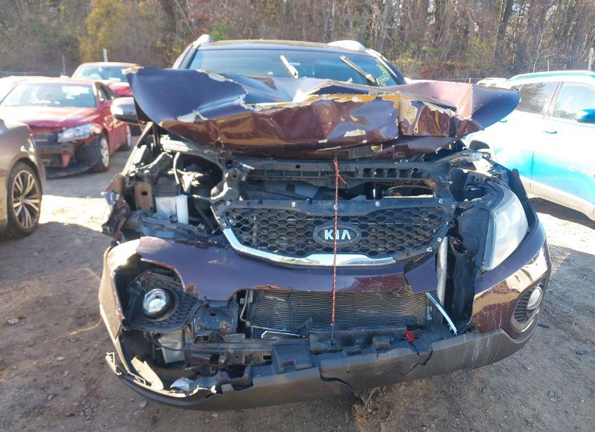 Photo 12 of 2011 Kia Sorento LX V6 (VIN 5XYKTDA23BG156084)