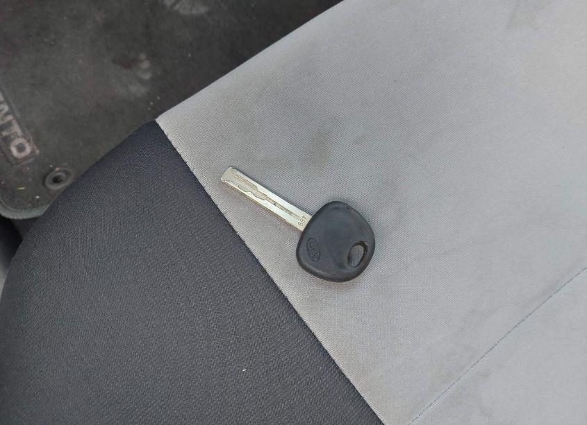 Photo 11 of 2011 Kia Sorento LX V6 (VIN 5XYKTDA23BG166310)