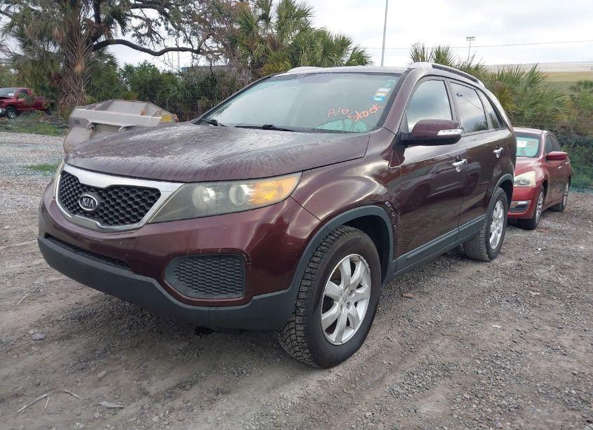 Photo 2 of 2011 Kia Sorento LX V6 (VIN 5XYKTDA23BG166310)