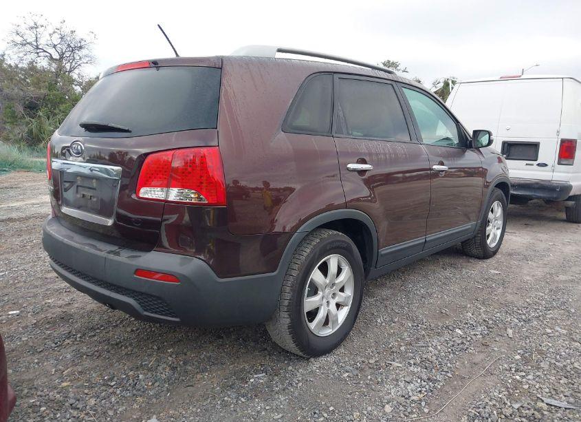 Photo 4 of 2011 Kia Sorento LX V6 (VIN 5XYKTDA23BG166310)