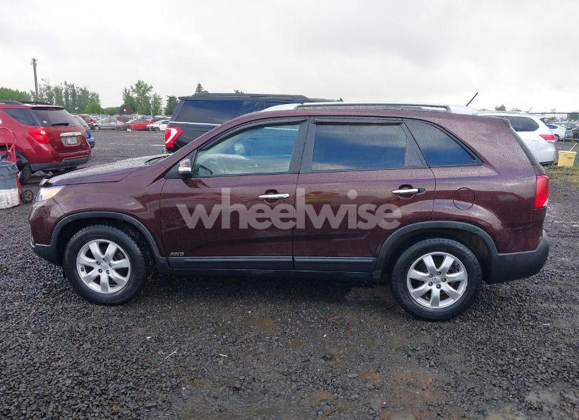 Photo 14 of 2012 Kia Sorento LX V6 (VIN 5XYKTDA23CG243548)