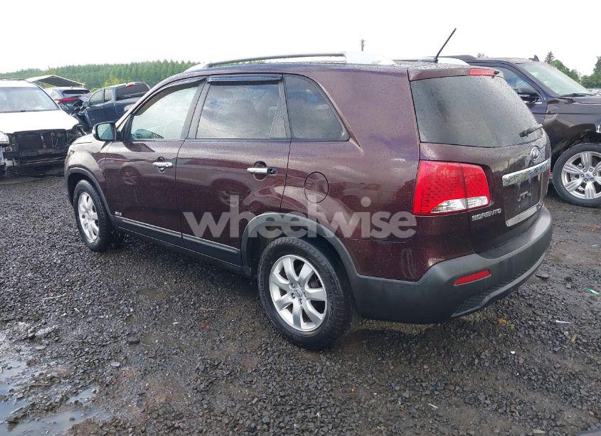 Photo 3 of 2012 Kia Sorento LX V6 (VIN 5XYKTDA23CG243548)