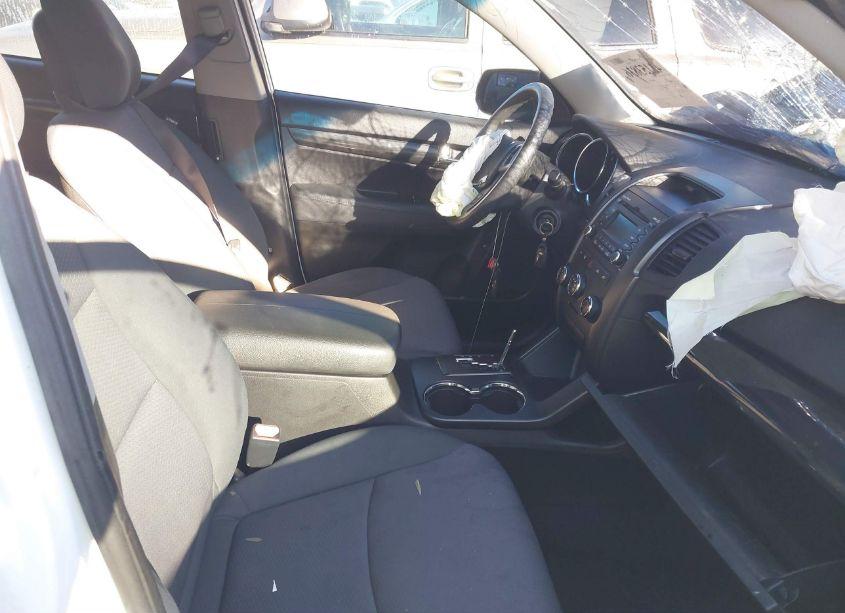 Photo 5 of 2012 Kia Sorento LX V6 (VIN 5XYKTDA23CG270734)
