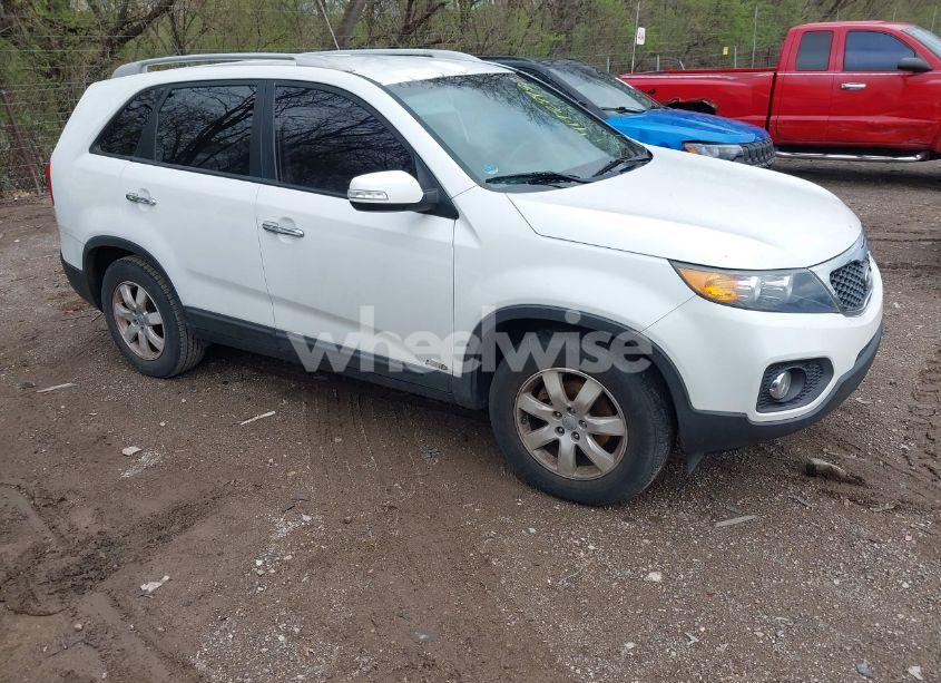 2012 Kia Sorento LX V6 (VIN 5XYKTDA23CG272564) main photo