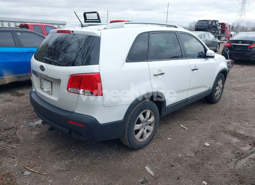 Photo 4 of 2012 Kia Sorento LX V6 (VIN 5XYKTDA23CG272564)