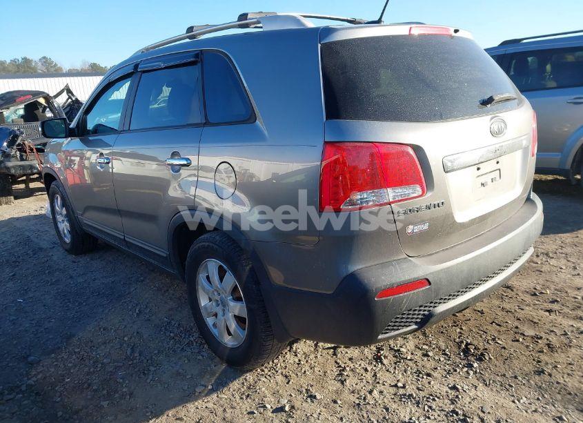 Photo 3 of 2012 Kia Sorento LX V6 (VIN 5XYKTDA23CG297268)