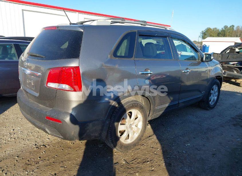 Photo 4 of 2012 Kia Sorento LX V6 (VIN 5XYKTDA23CG297268)
