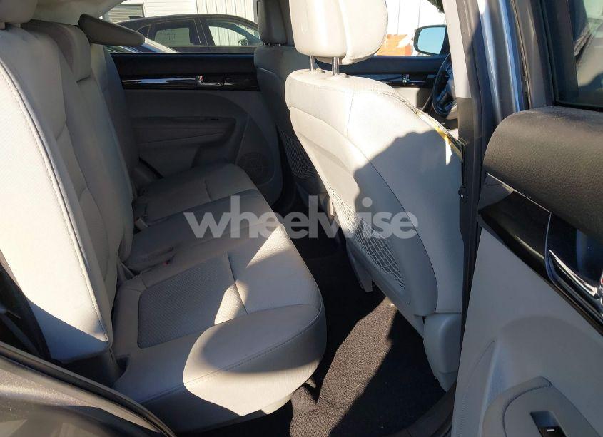 Photo 8 of 2012 Kia Sorento LX V6 (VIN 5XYKTDA23CG297268)