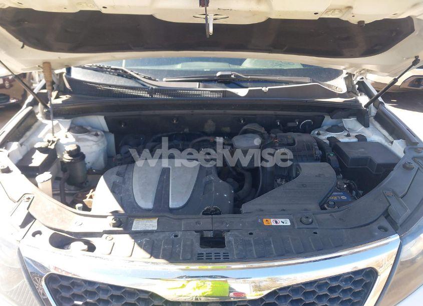 Photo 10 of 2013 Kia Sorento LX V6 (VIN 5XYKTDA23DG387439)
