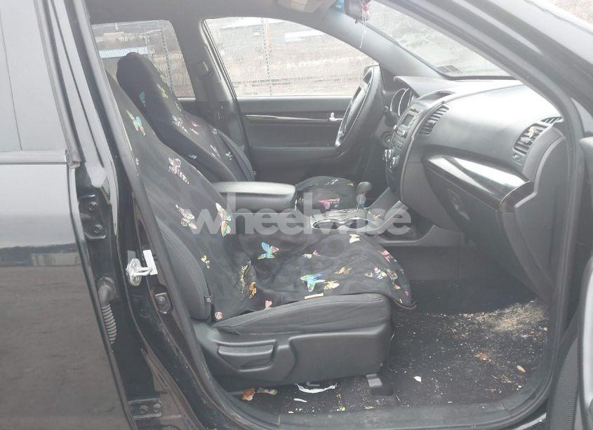 Photo 5 of 2013 Kia Sorento LX V6 (VIN 5XYKTDA24DG319148)