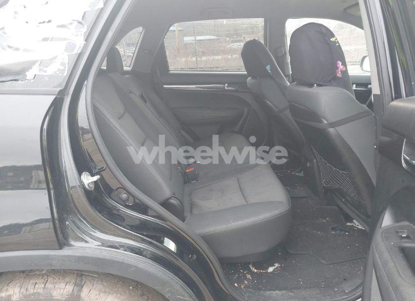 Photo 8 of 2013 Kia Sorento LX V6 (VIN 5XYKTDA24DG319148)
