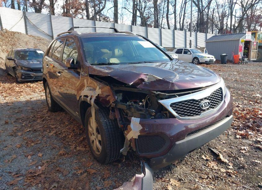 Photo 6 of 2013 Kia Sorento LX V6 (VIN 5XYKTDA25DG344821)