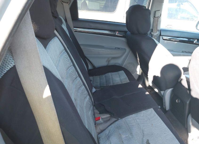 Photo 8 of 2013 Kia Sorento LX V6 (VIN 5XYKTDA25DG382260)