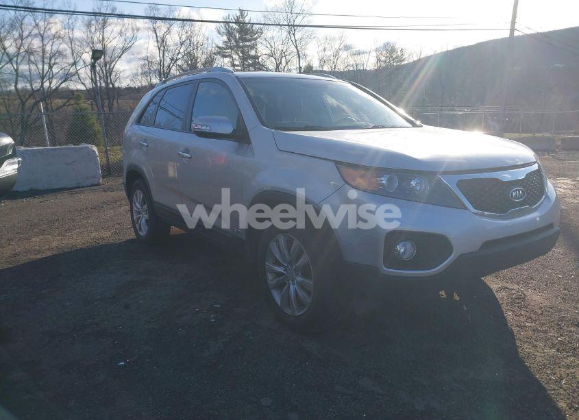 2011 Kia Sorento LX V6 (VIN 5XYKTDA26BG068341) main photo