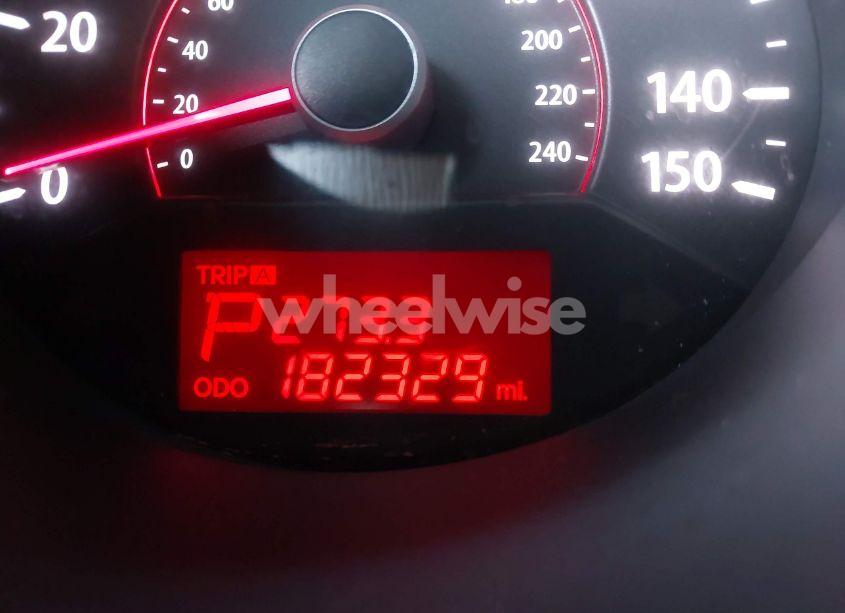 Photo 6 of 2011 Kia Sorento LX V6 (VIN 5XYKTDA26BG074351)