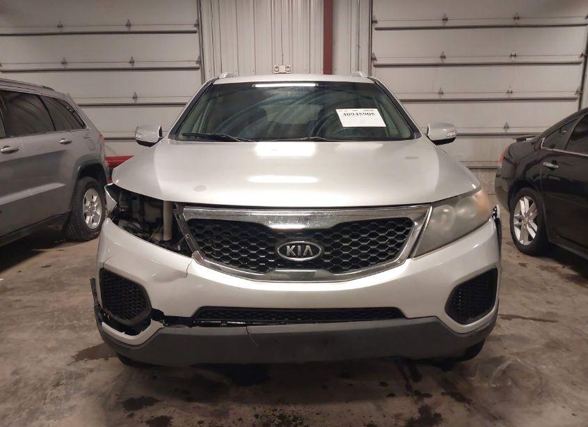 Photo 13 of 2011 Kia Sorento LX V6 (VIN 5XYKTDA26BG136461)