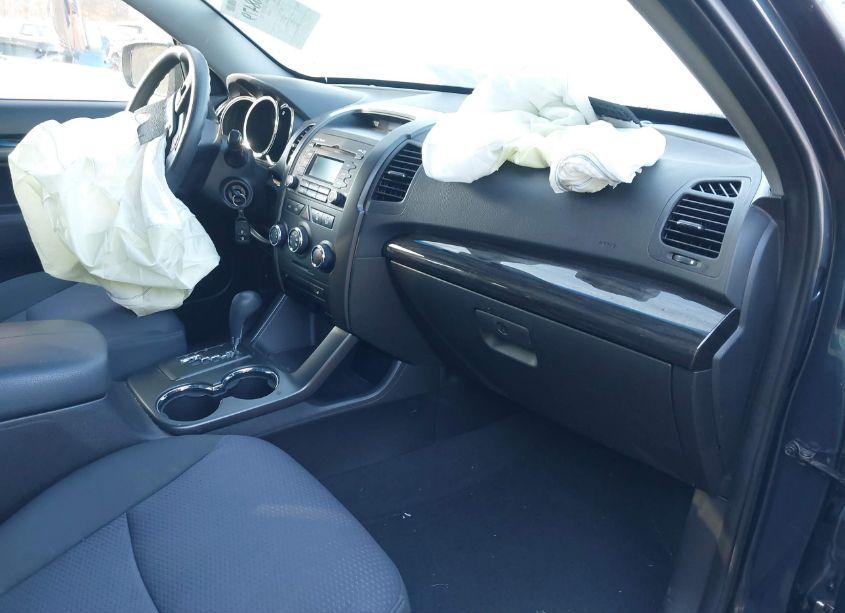 Photo 5 of 2011 Kia Sorento LX V6 (VIN 5XYKTDA26BG166107)