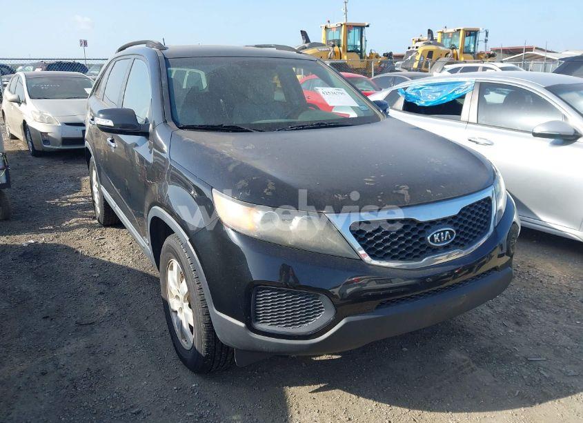 2013 Kia Sorento LX V6 (VIN 5XYKTDA26DG319121) main photo