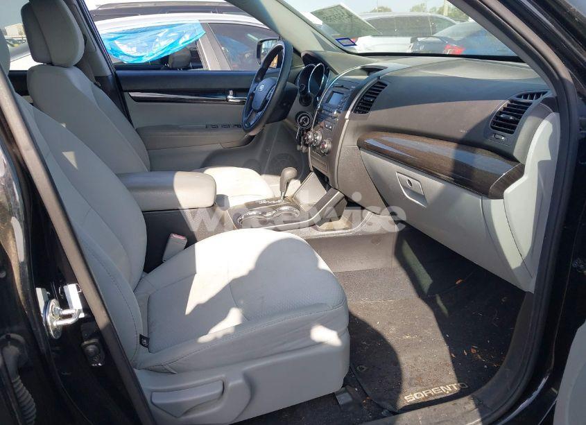 Photo 5 of 2013 Kia Sorento LX V6 (VIN 5XYKTDA26DG319121)