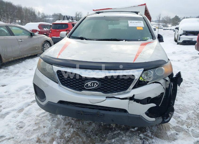 Photo 6 of 2013 Kia Sorento LX V6 (VIN 5XYKTDA26DG338980)