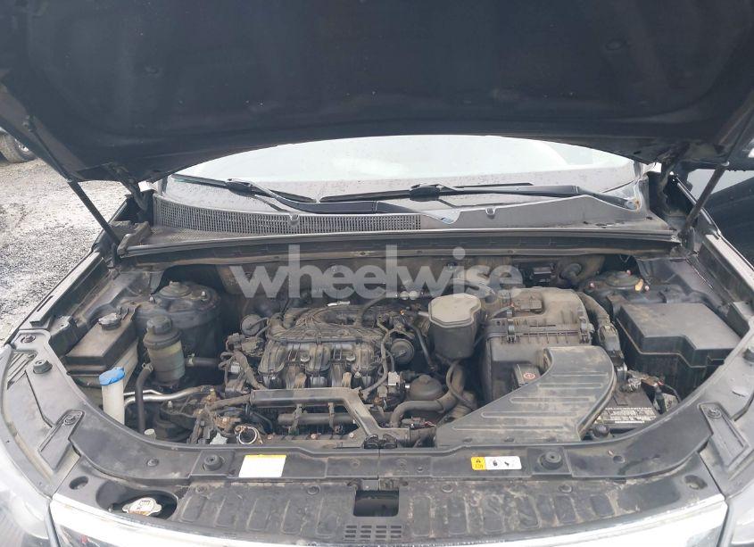 Photo 10 of 2013 Kia Sorento LX V6 (VIN 5XYKTDA26DG369145)