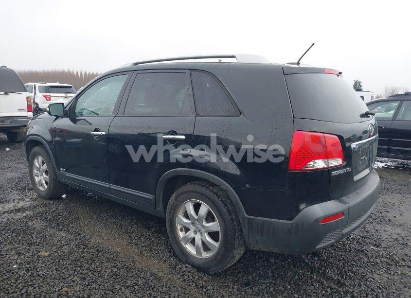 Photo 3 of 2013 Kia Sorento LX V6 (VIN 5XYKTDA26DG369145)